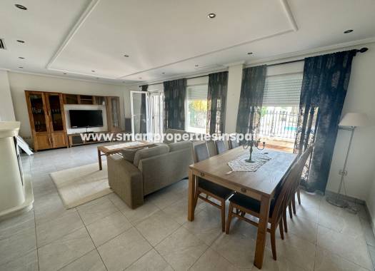 Wederverkoop - Detached Villa - La Marina - Urbanización La Marina