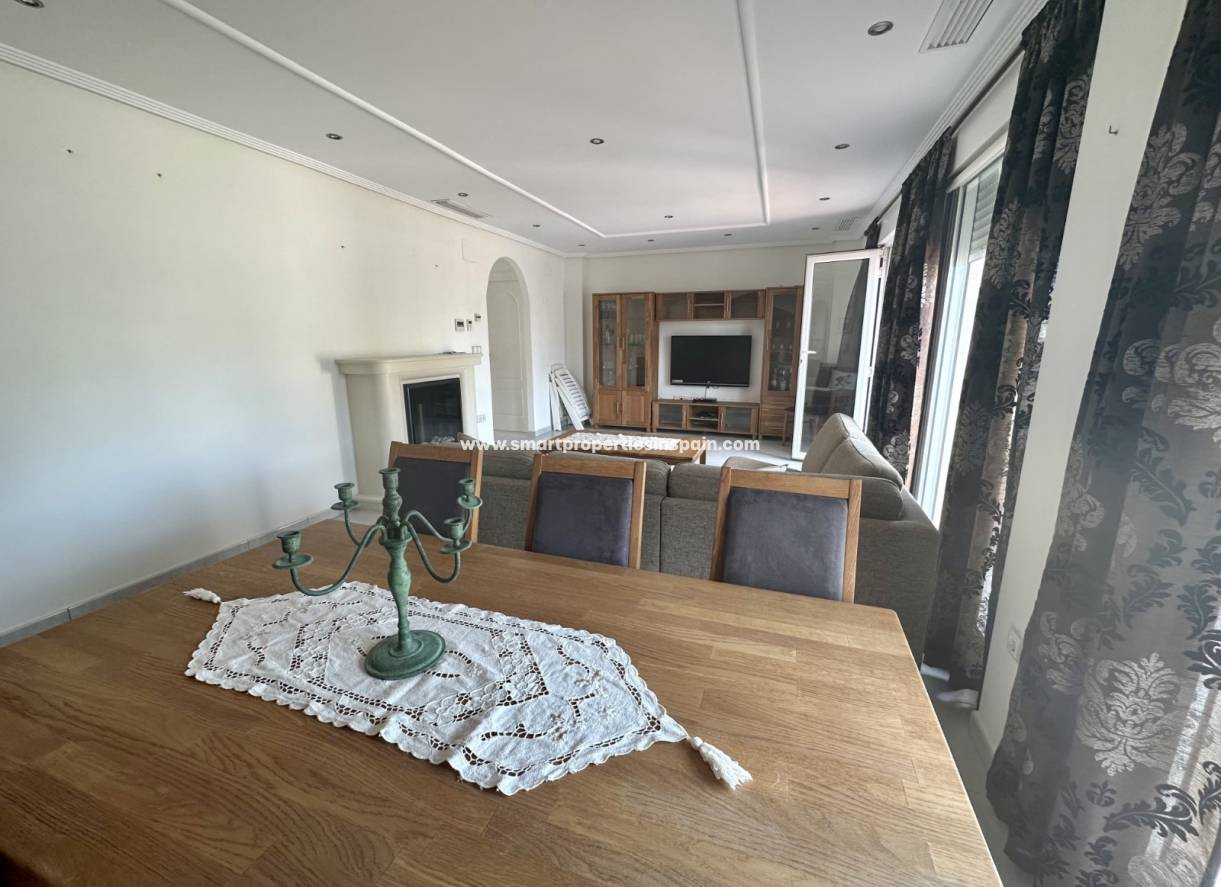 Wederverkoop - Detached Villa - La Marina - Urbanización La Marina