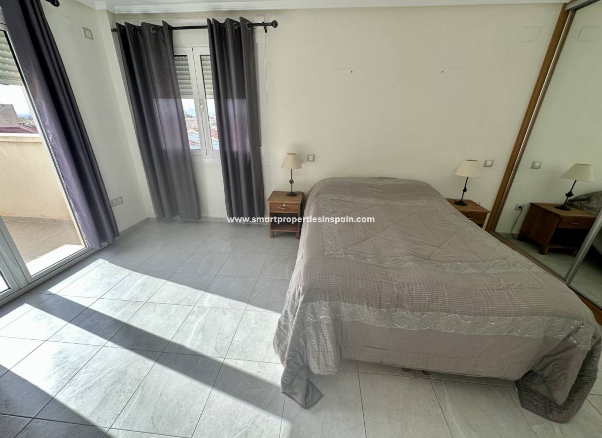 Wederverkoop - Detached Villa - La Marina - Urbanización La Marina