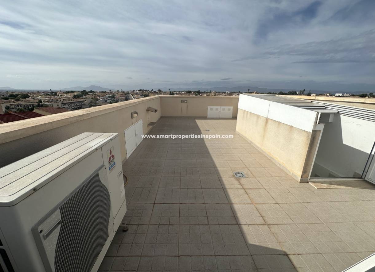 Wederverkoop - Detached Villa - La Marina - Urbanización La Marina
