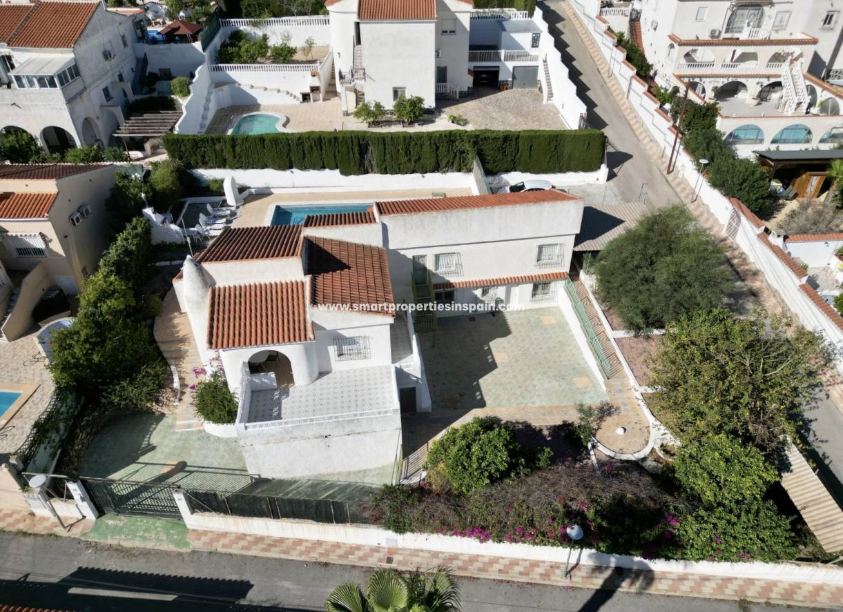Wederverkoop - Detached Villa - La Marina - Urbanización La Marina