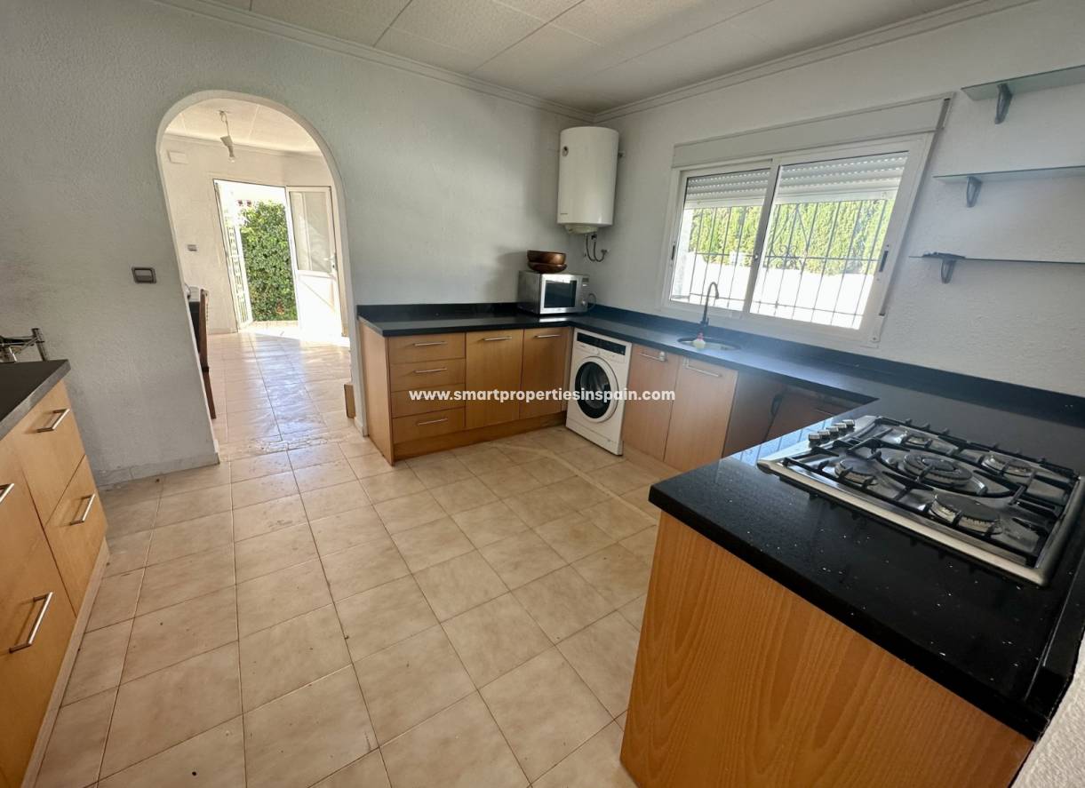Wederverkoop - Detached Villa - La Marina - Urbanización La Marina