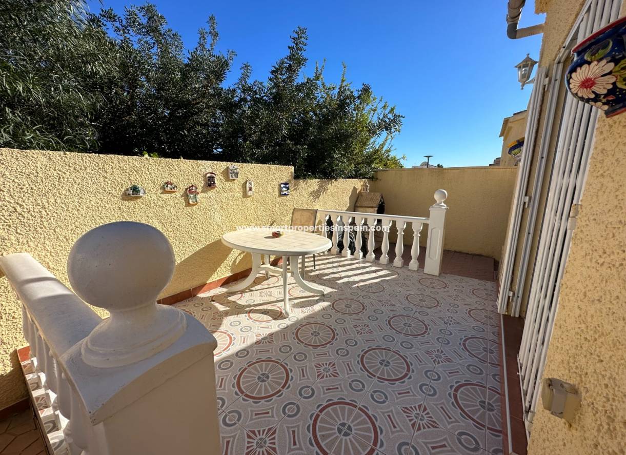 Wederverkoop - Detached Villa - La Marina - Urbanización La Marina