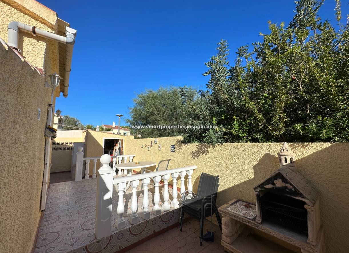 Wederverkoop - Detached Villa - La Marina - Urbanización La Marina