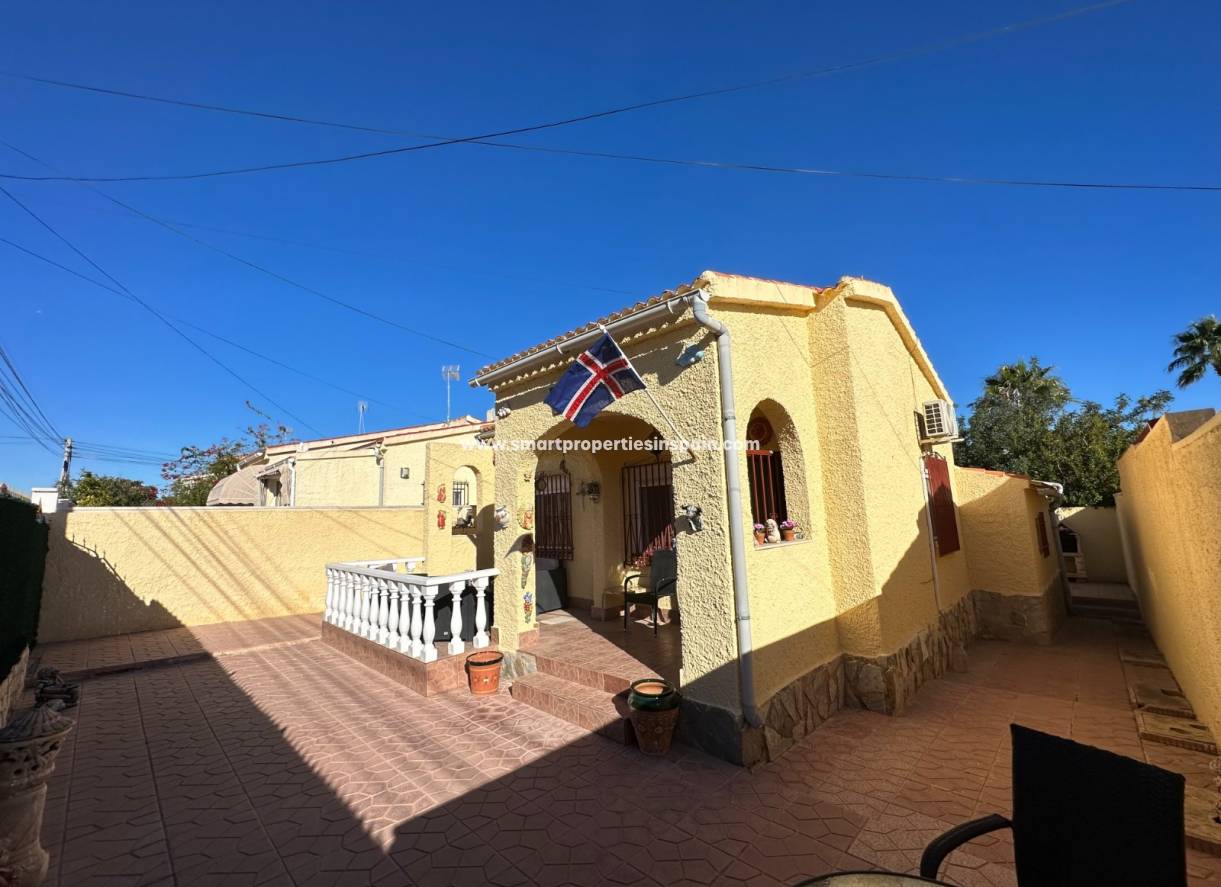 Wederverkoop - Detached Villa - La Marina - Urbanización La Marina