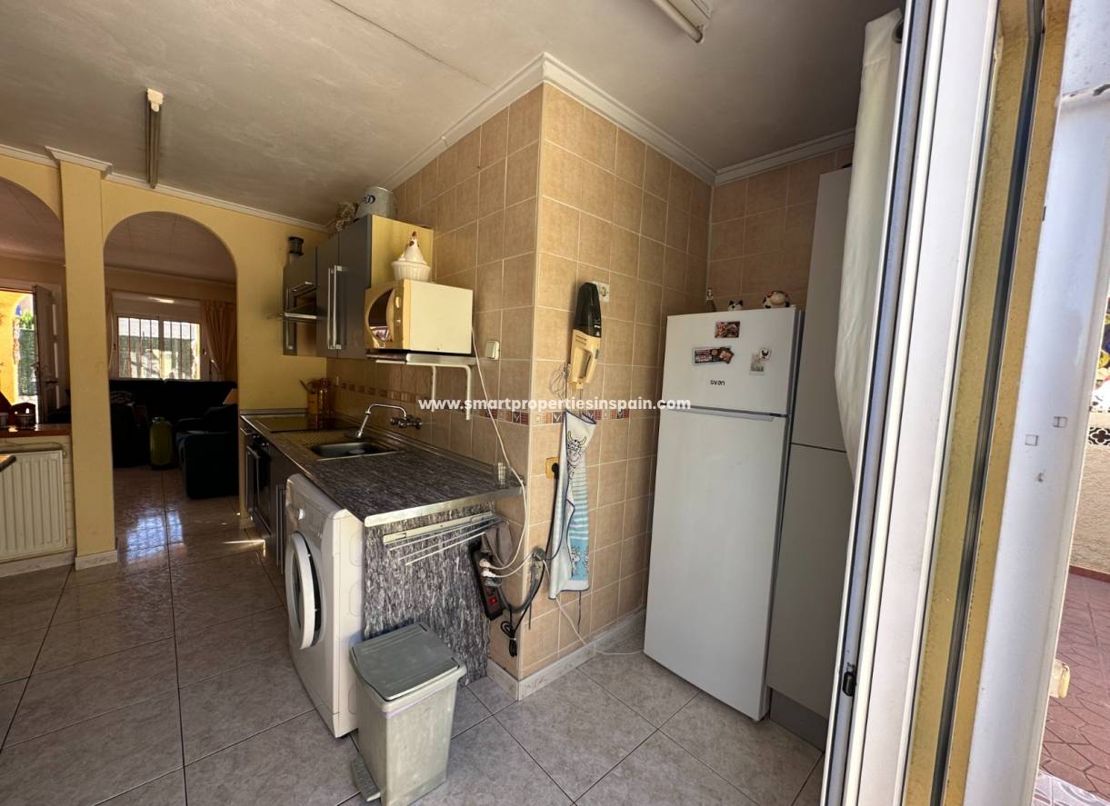 Wederverkoop - Detached Villa - La Marina - Urbanización La Marina
