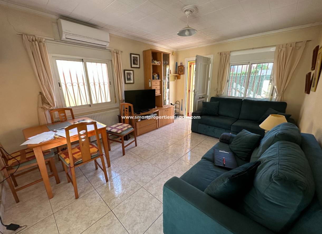 Wederverkoop - Detached Villa - La Marina - Urbanización La Marina