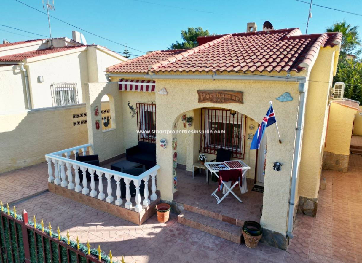 Wederverkoop - Detached Villa - La Marina - Urbanización La Marina