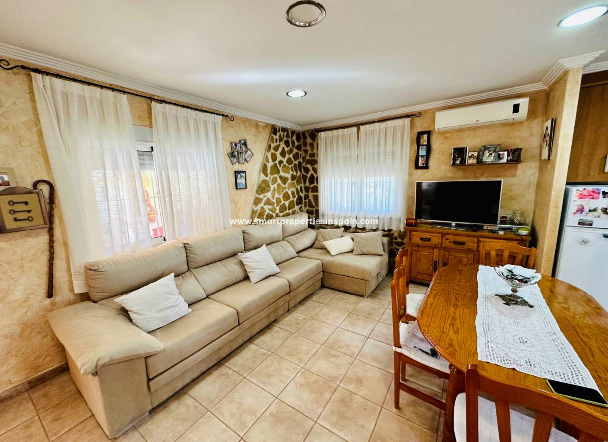 Wederverkoop - Detached Villa - La Marina - Urbanización La Marina