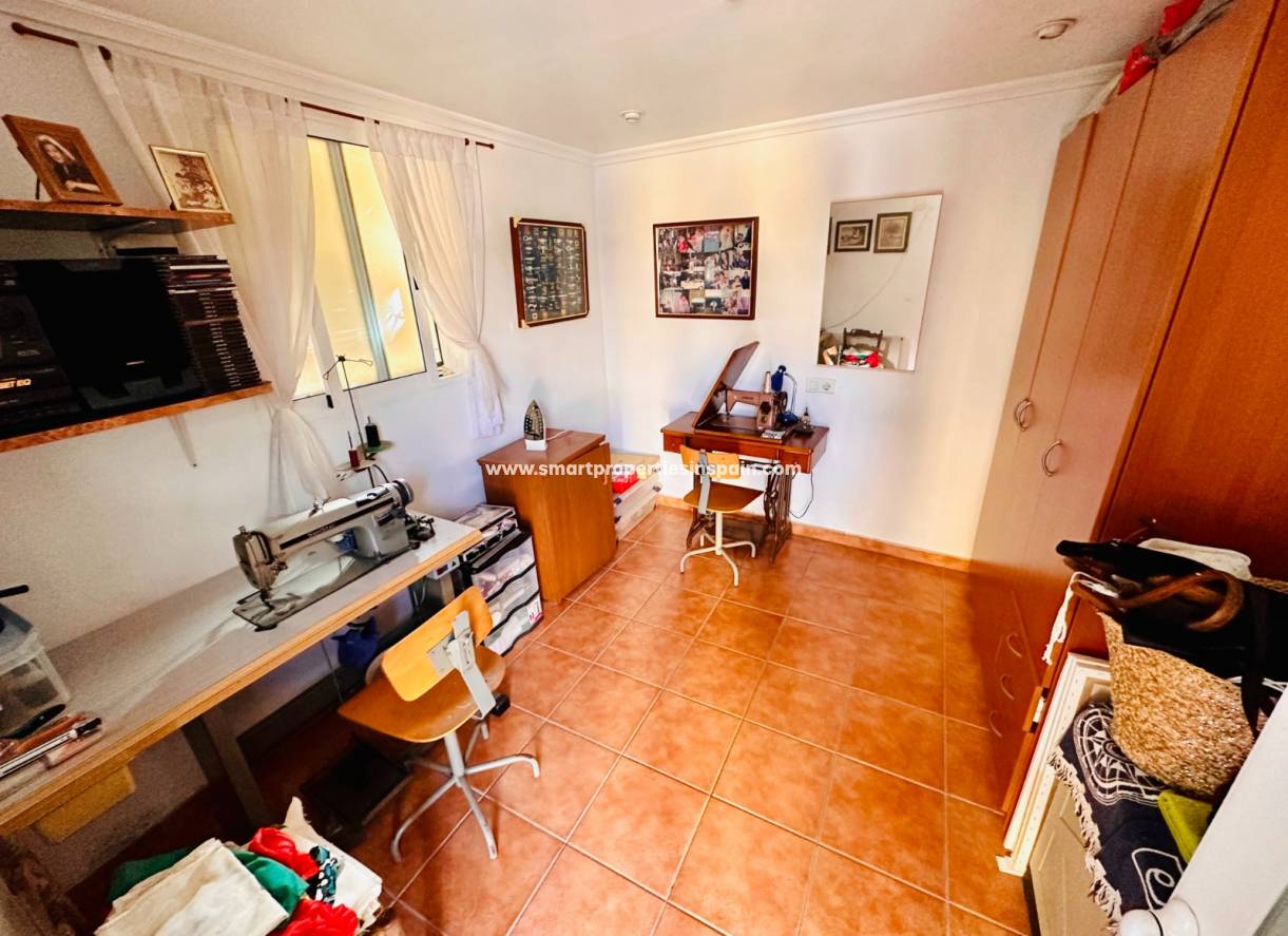Wederverkoop - Detached Villa - La Marina - Urbanización La Marina