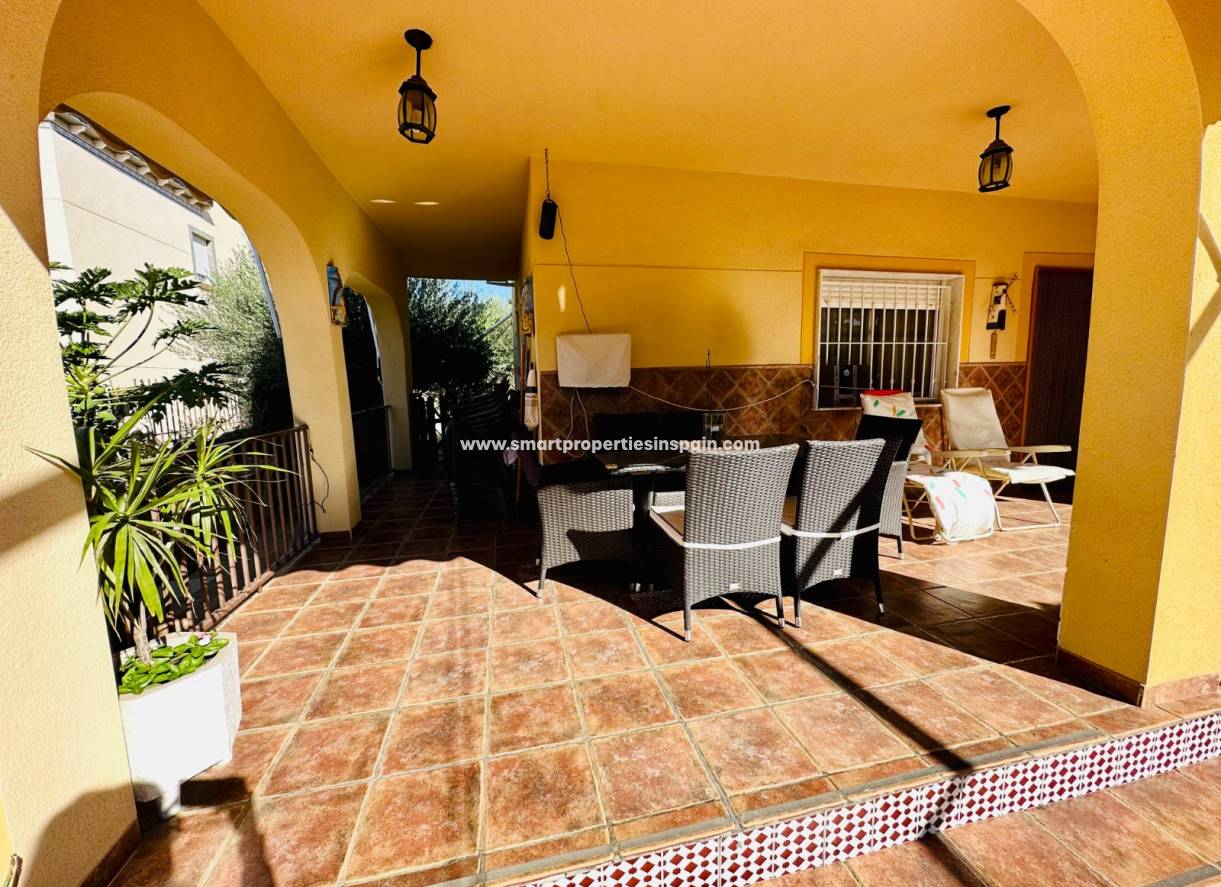 Wederverkoop - Detached Villa - La Marina - Urbanización La Marina