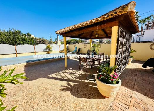 Wederverkoop - Detached Villa - La Marina - Urbanización La Marina