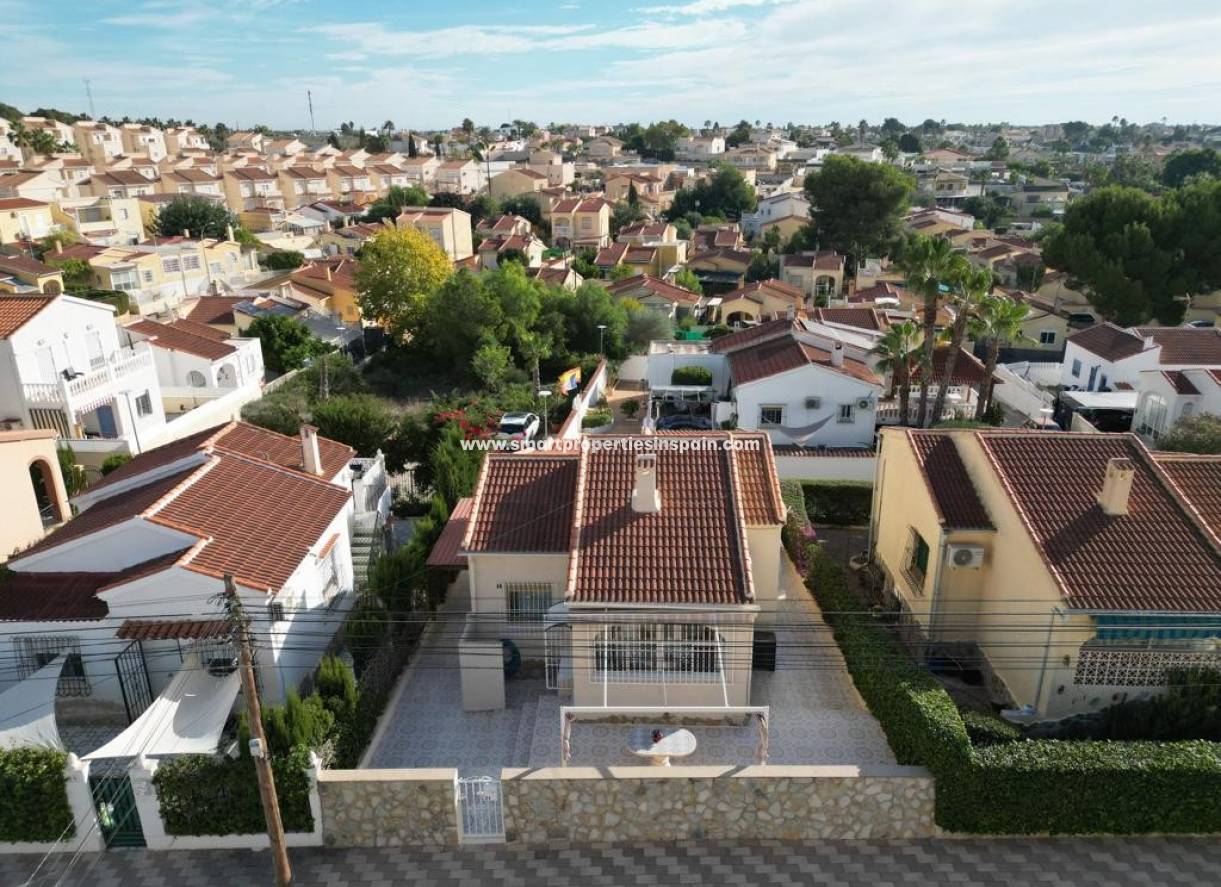 Wederverkoop - Detached Villa - La Marina - Urbanización La Marina