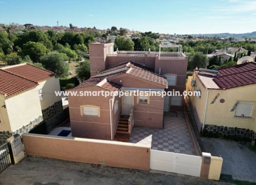 Wederverkoop - Detached Villa - La Marina - Urbanización La Marina