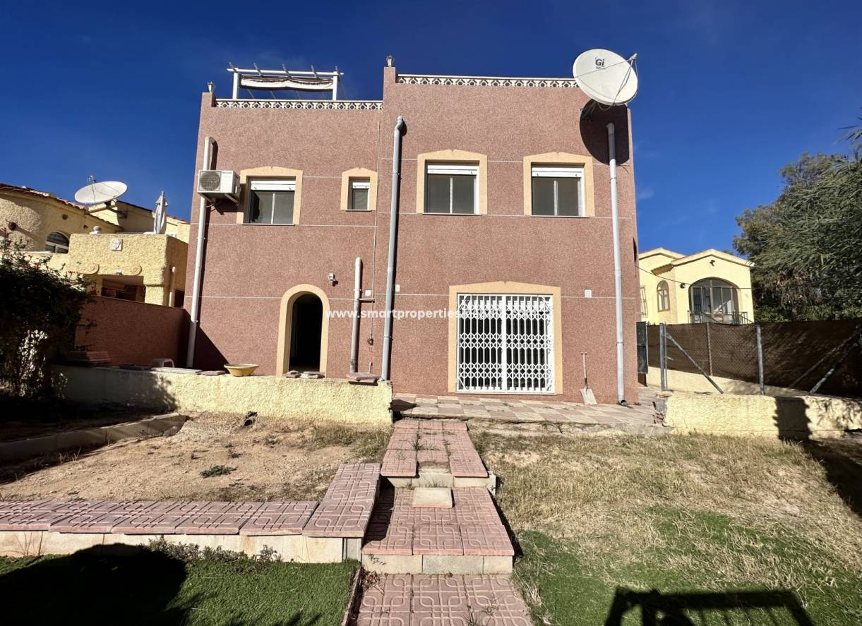 Wederverkoop - Detached Villa - La Marina - Urbanización La Marina