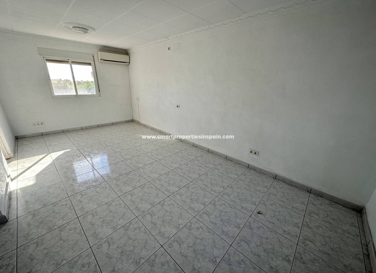 Wederverkoop - Detached Villa - La Marina - Urbanización La Marina