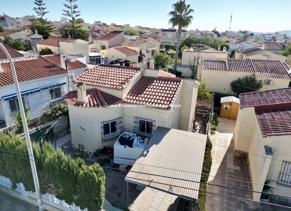 Wederverkoop - Detached Villa - La Marina - Urbanización La Marina