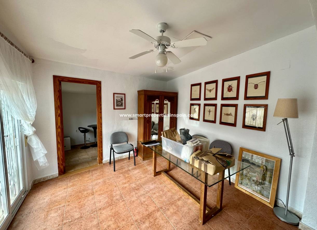 Wederverkoop - Detached Villa - La Marina - Urbanización La Marina