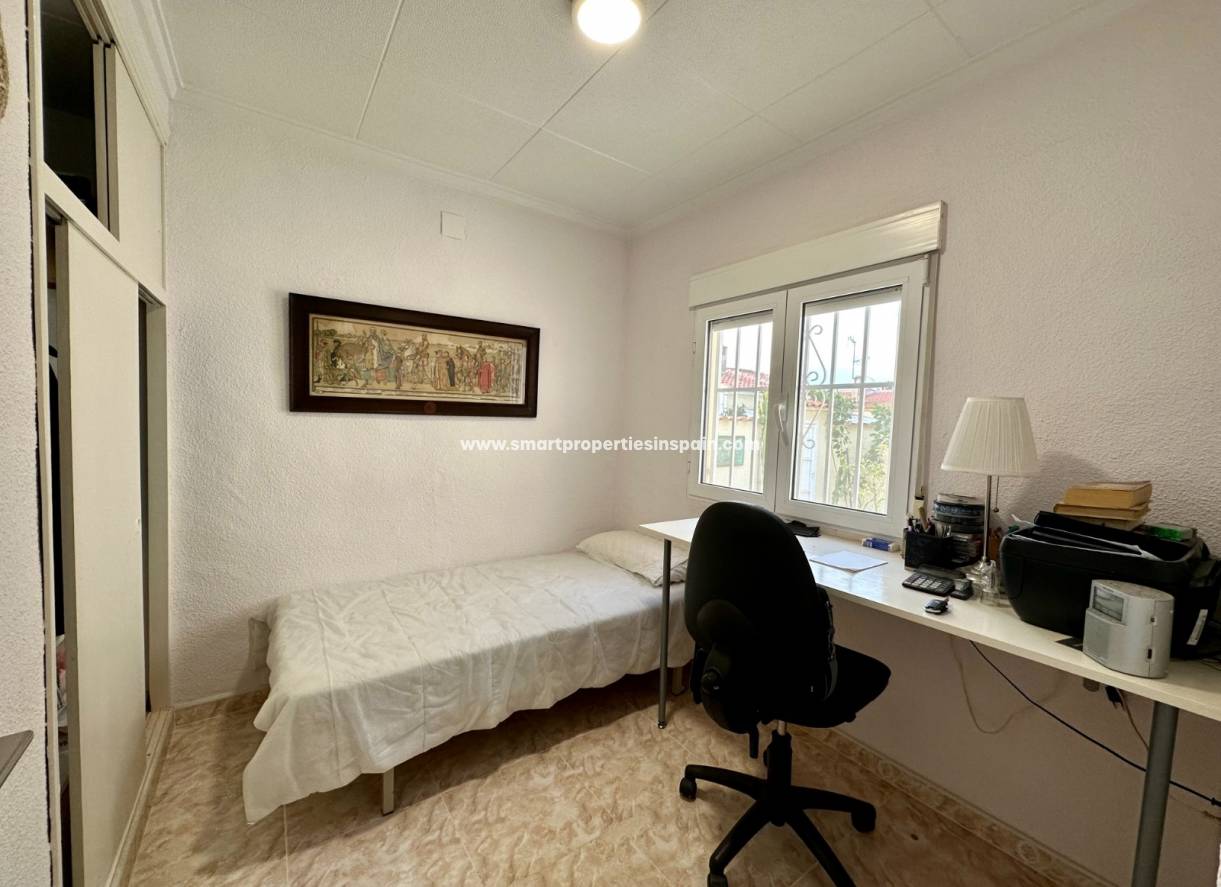 Wederverkoop - Detached Villa - La Marina - Urbanización La Marina