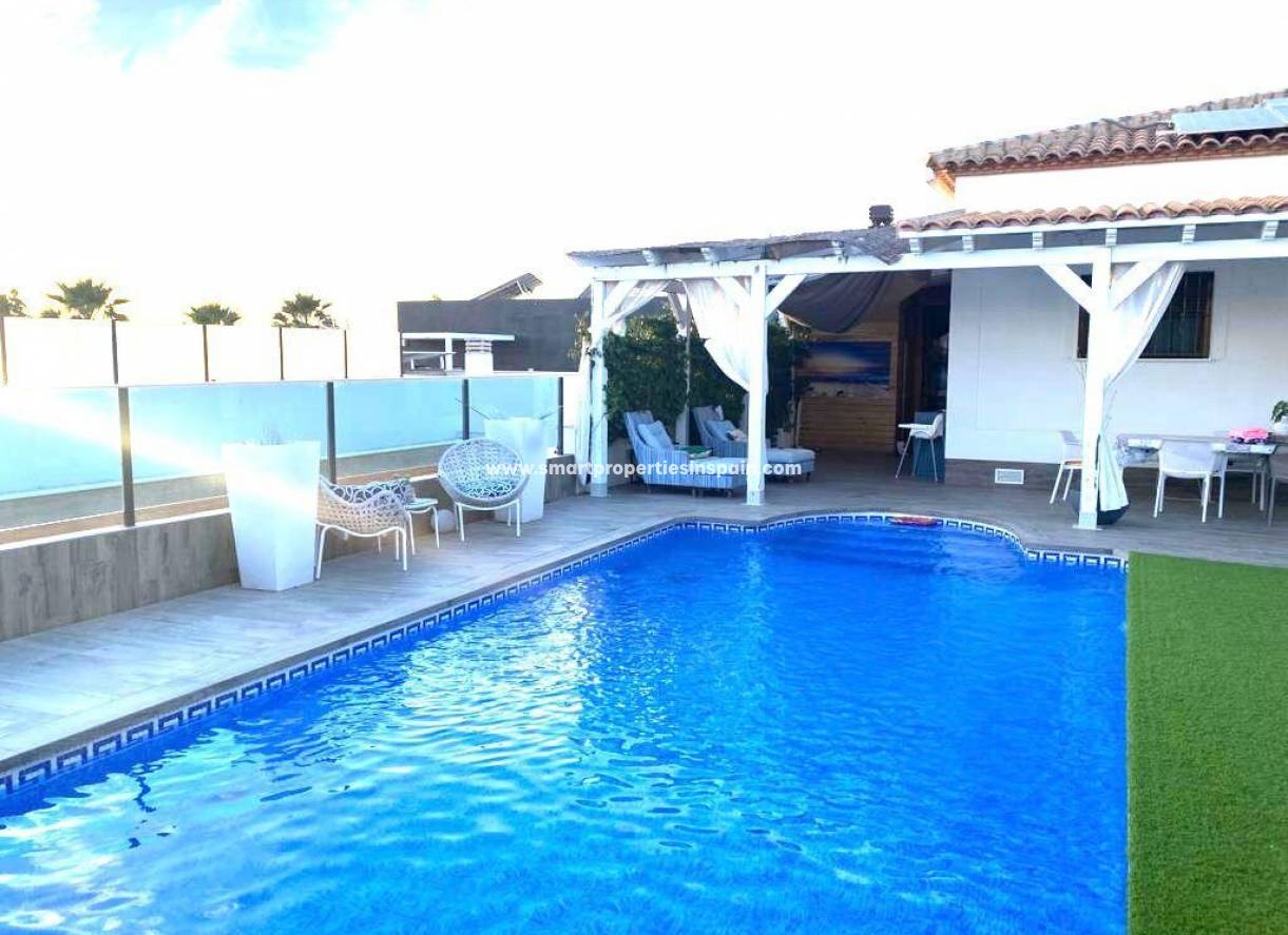 Wederverkoop - Detached Villa - La Marina - Urbanización La Marina