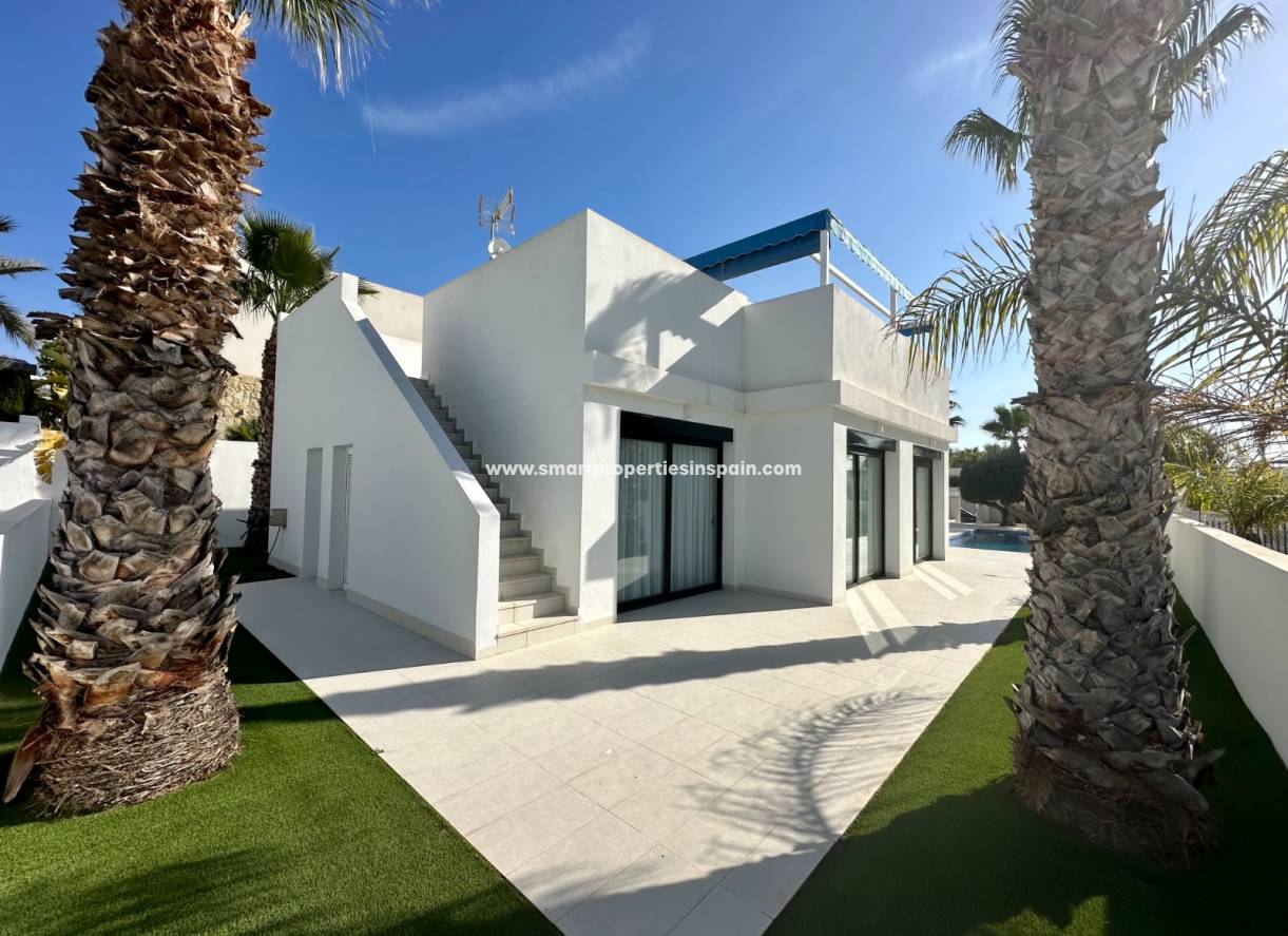 Wederverkoop - Detached Villa - La Marina - Urbanización La Marina