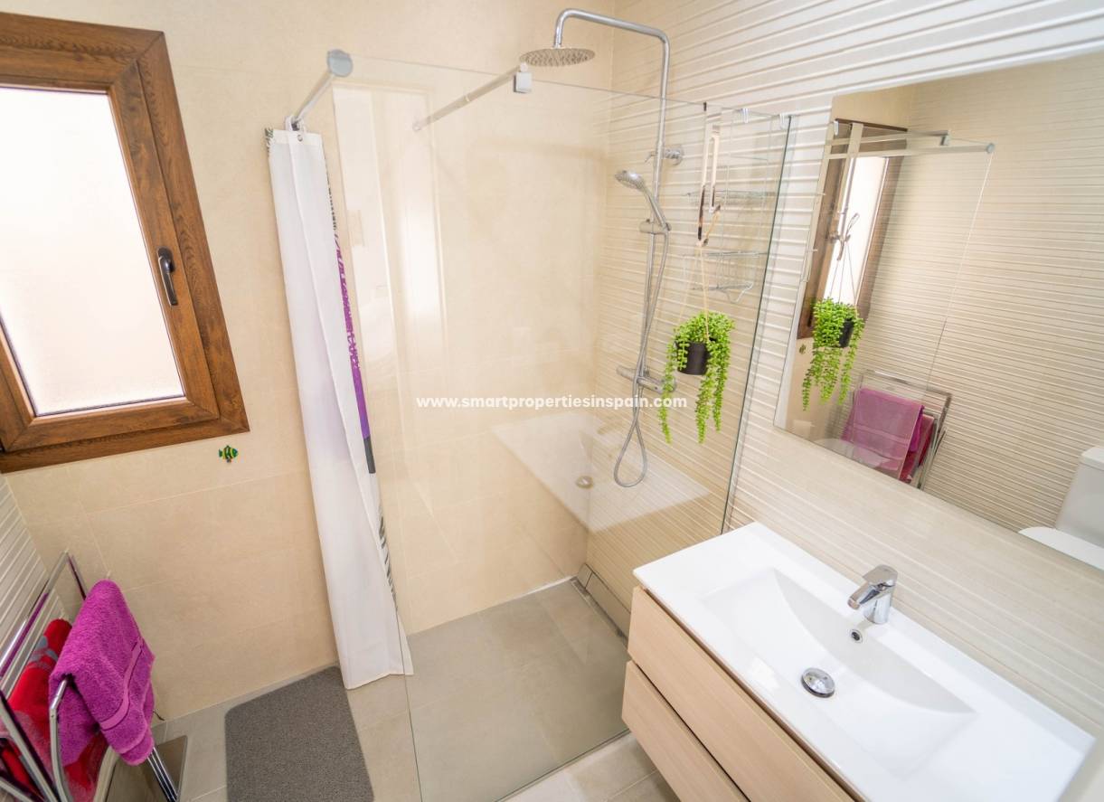 Wederverkoop - Detached Villa - La Marina - Urbanización La Marina