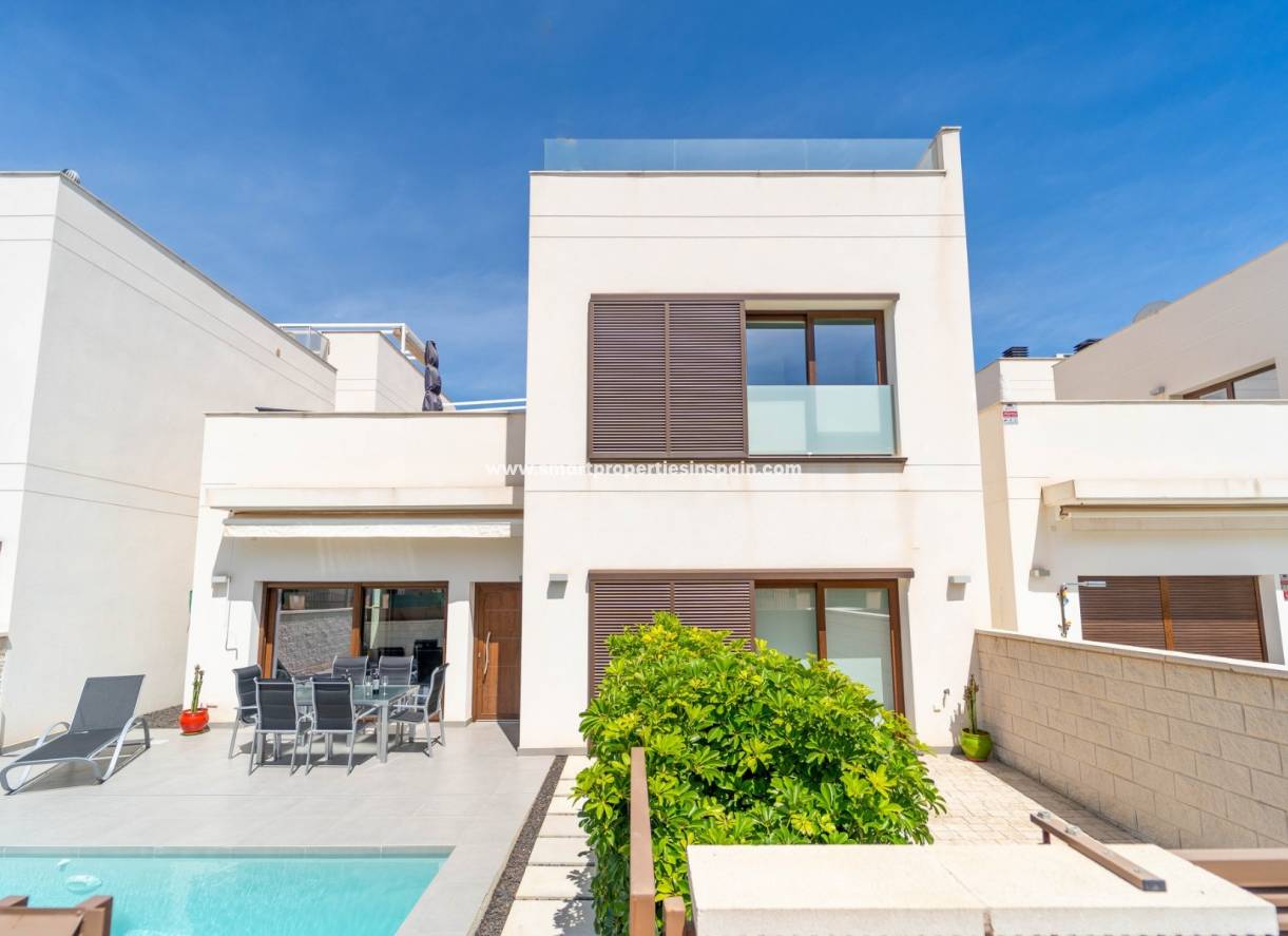 Wederverkoop - Detached Villa - La Marina - Urbanización La Marina
