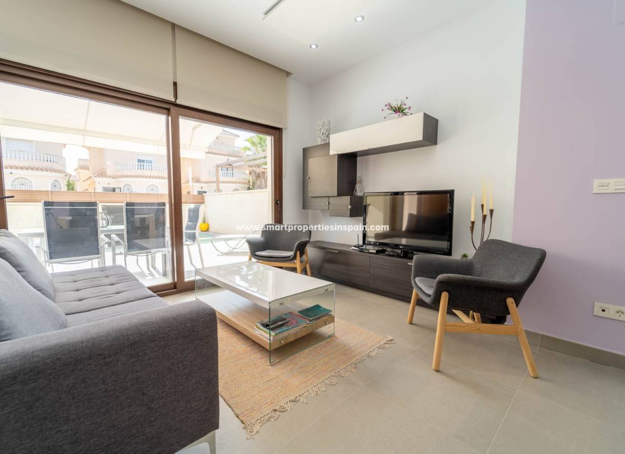 Wederverkoop - Detached Villa - La Marina - Urbanización La Marina