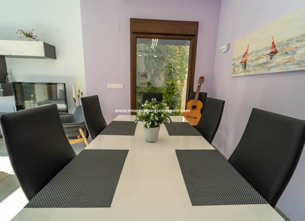 Wederverkoop - Detached Villa - La Marina - Urbanización La Marina