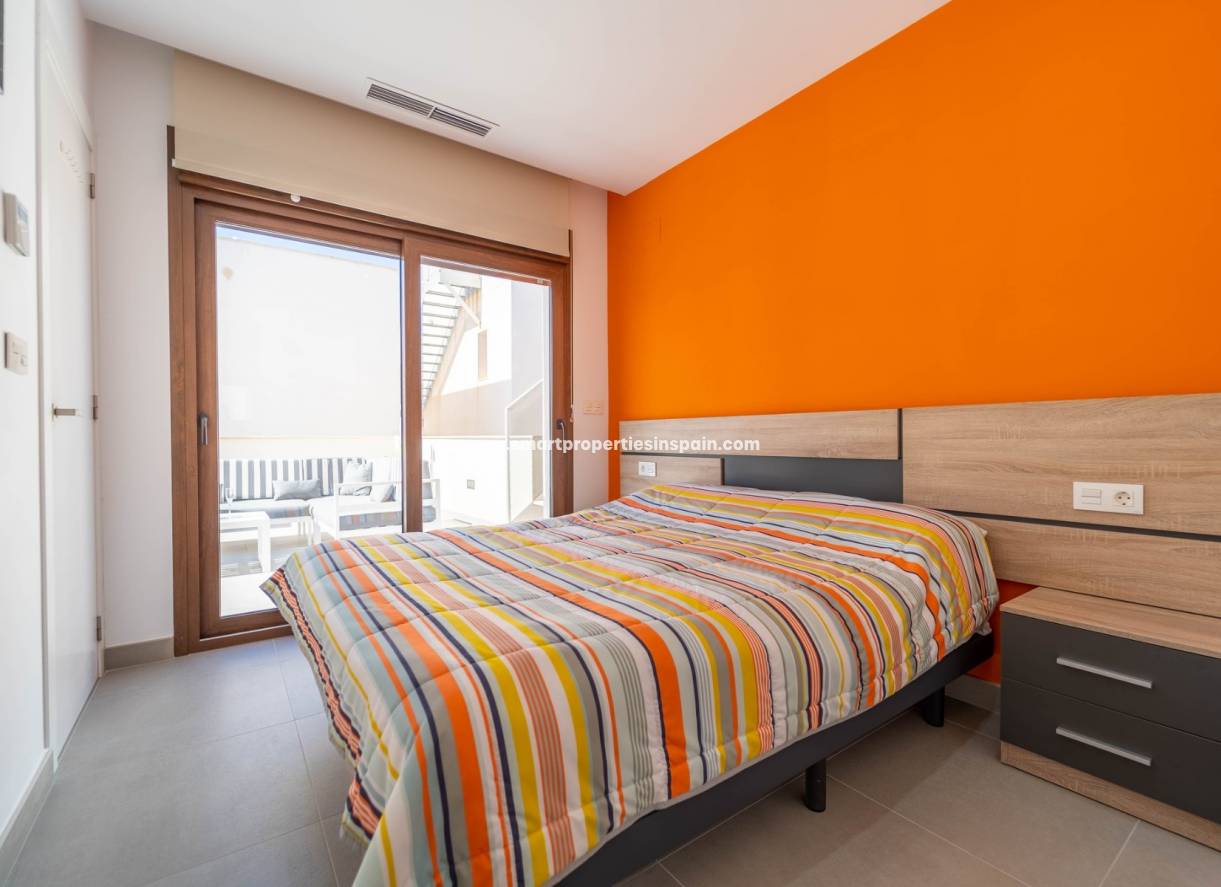 Wederverkoop - Detached Villa - La Marina - Urbanización La Marina