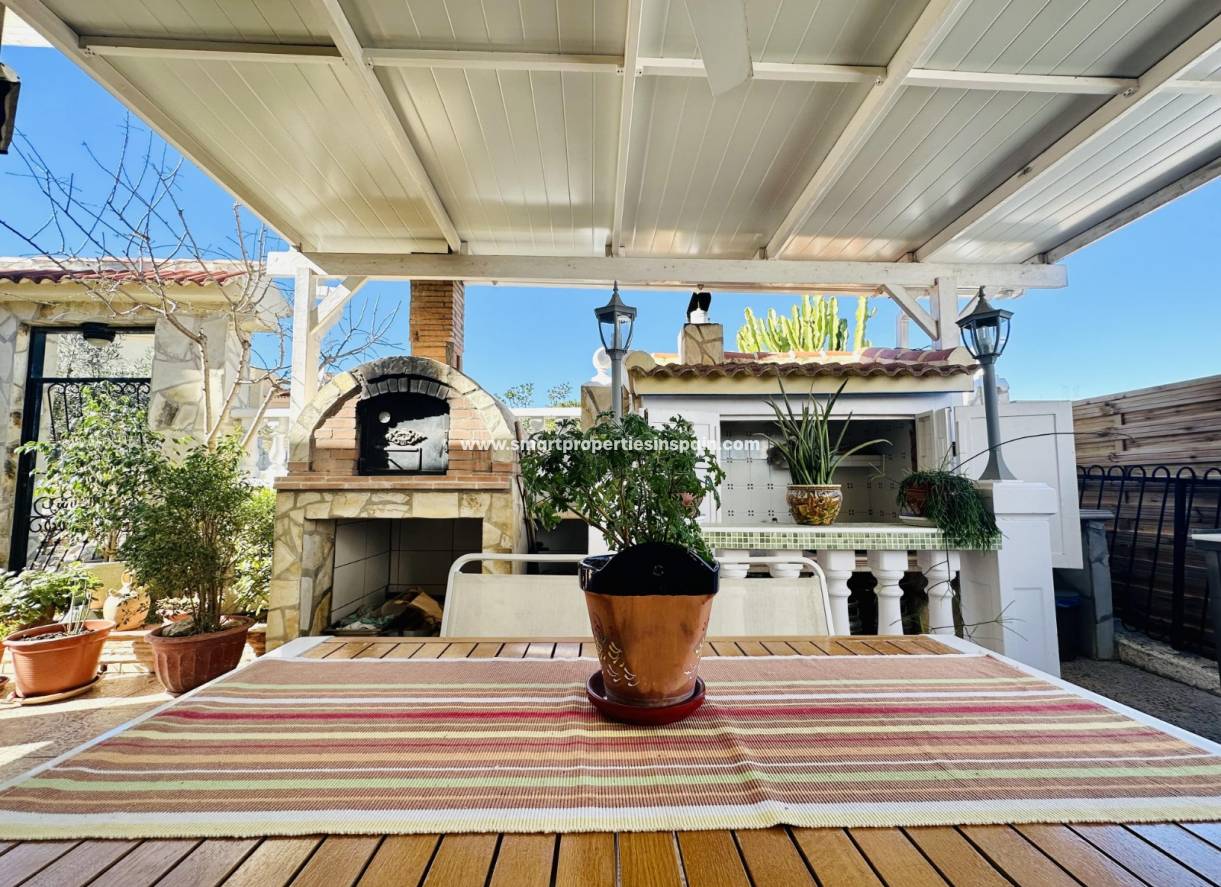 Wederverkoop - Detached Villa - La Marina - Urbanización La Marina