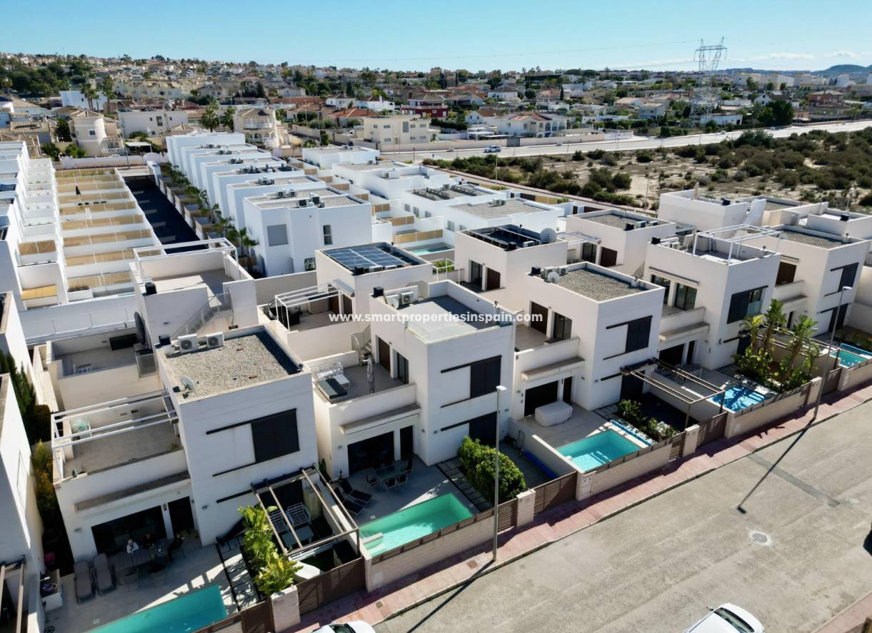 Wederverkoop - Detached Villa - La Marina - Urbanización La Marina