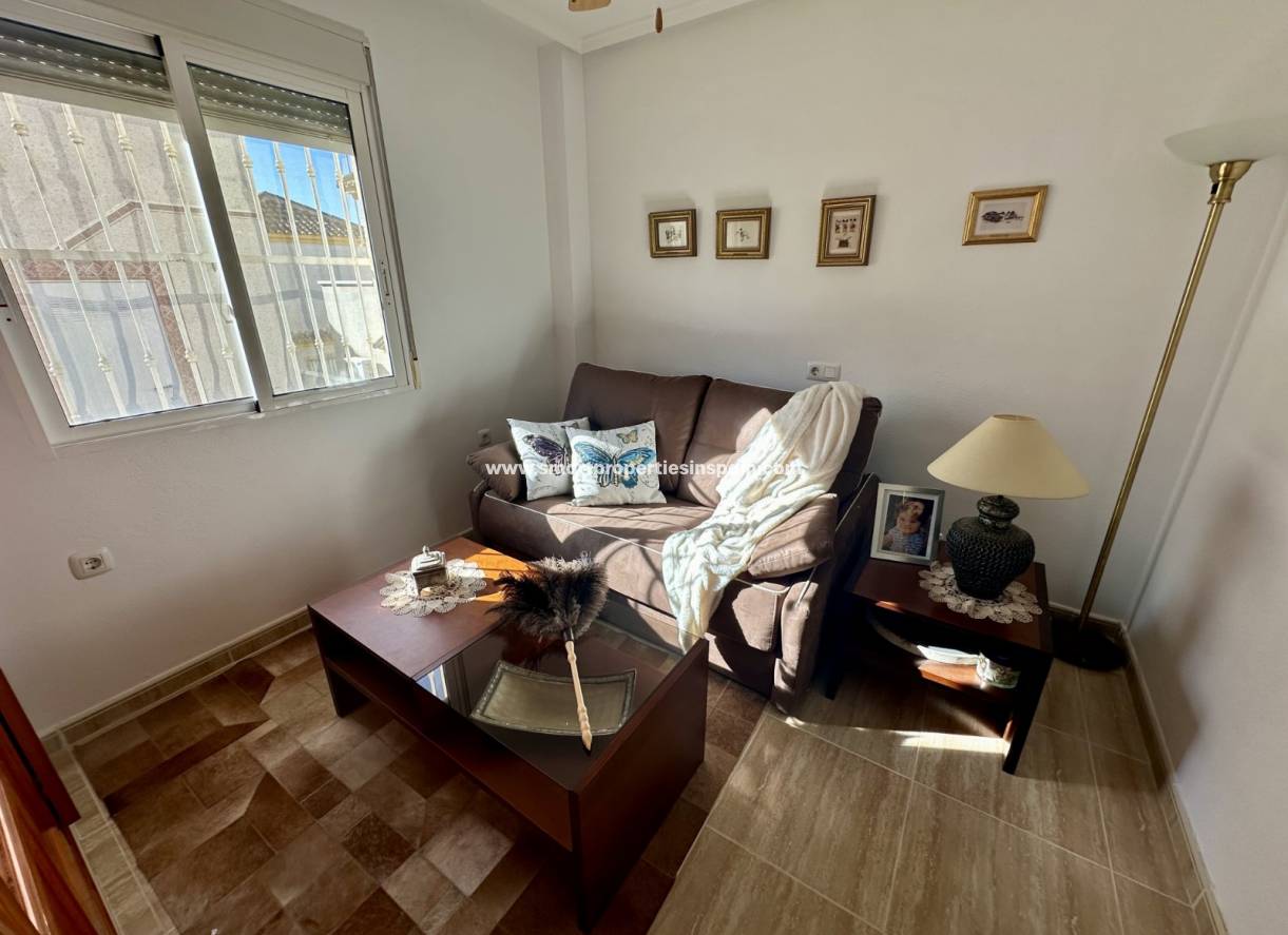 Wederverkoop - Detached Villa - La Marina - Urbanización La Marina