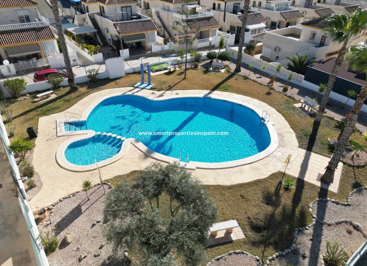 Wederverkoop - Detached Villa - La Marina - Urbanización La Marina