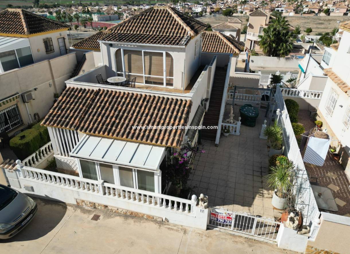 Wederverkoop - Detached Villa - La Marina - Urbanización La Marina
