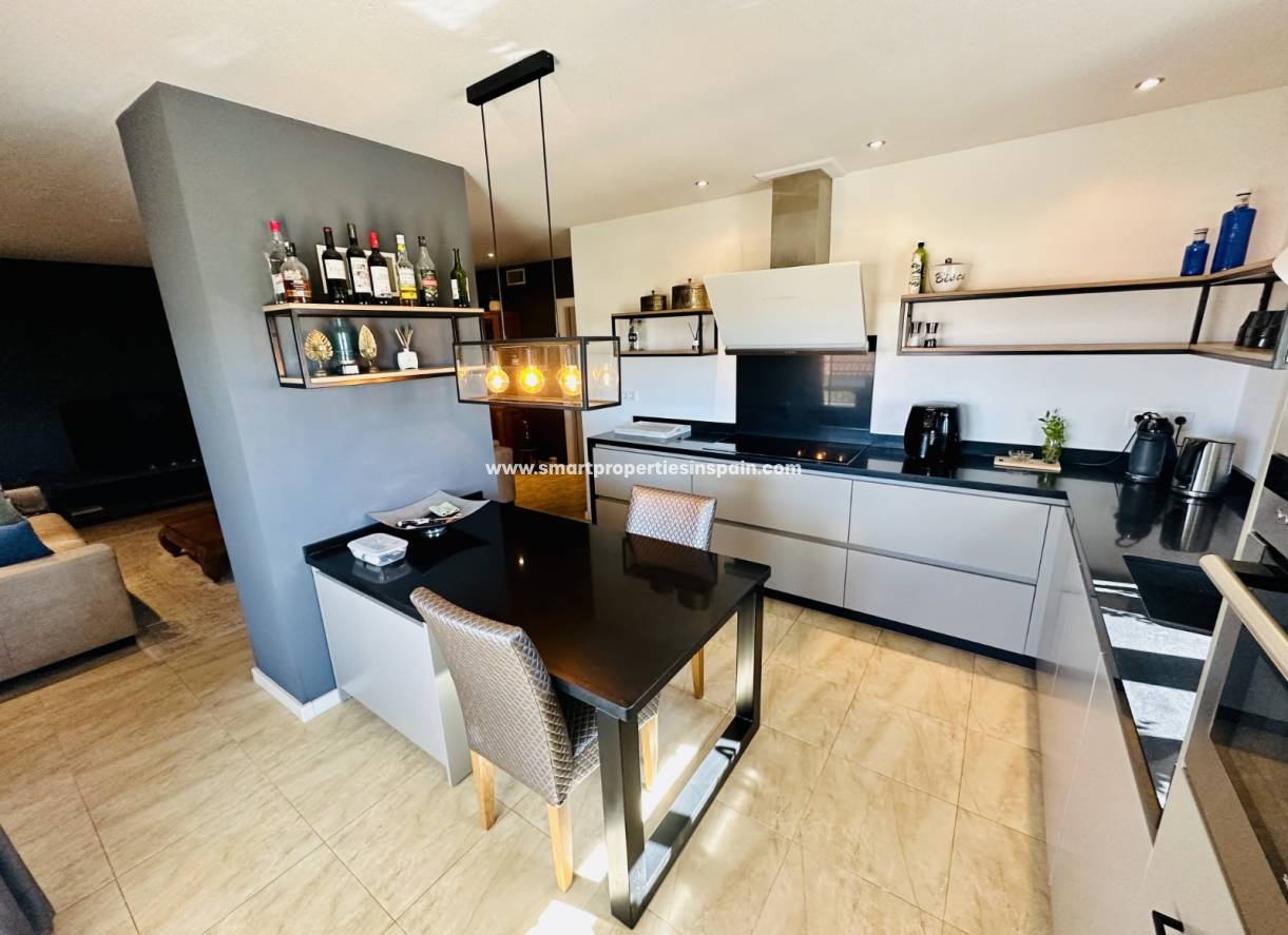 Wederverkoop - Detached Villa - La Marina - Urbanización La Marina