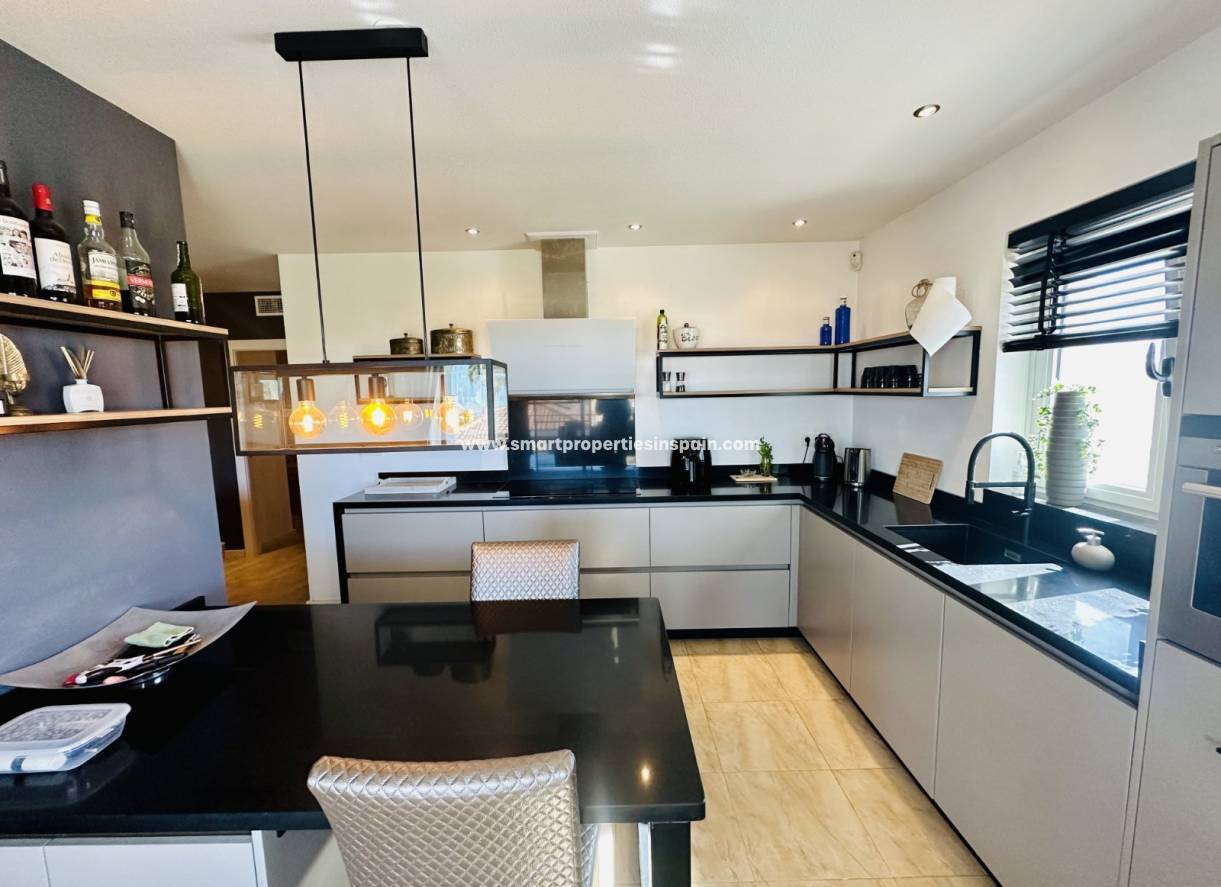 Wederverkoop - Detached Villa - La Marina - Urbanización La Marina