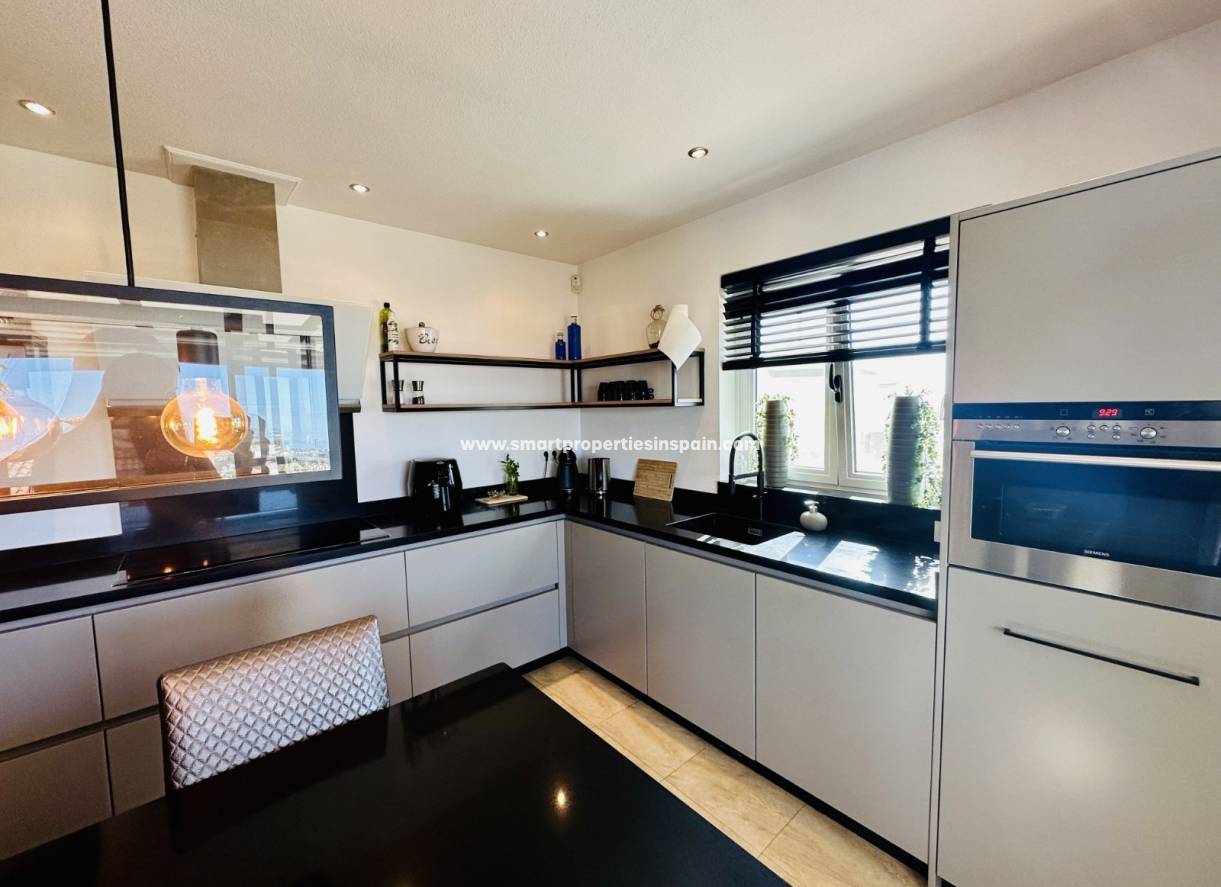 Wederverkoop - Detached Villa - La Marina - Urbanización La Marina
