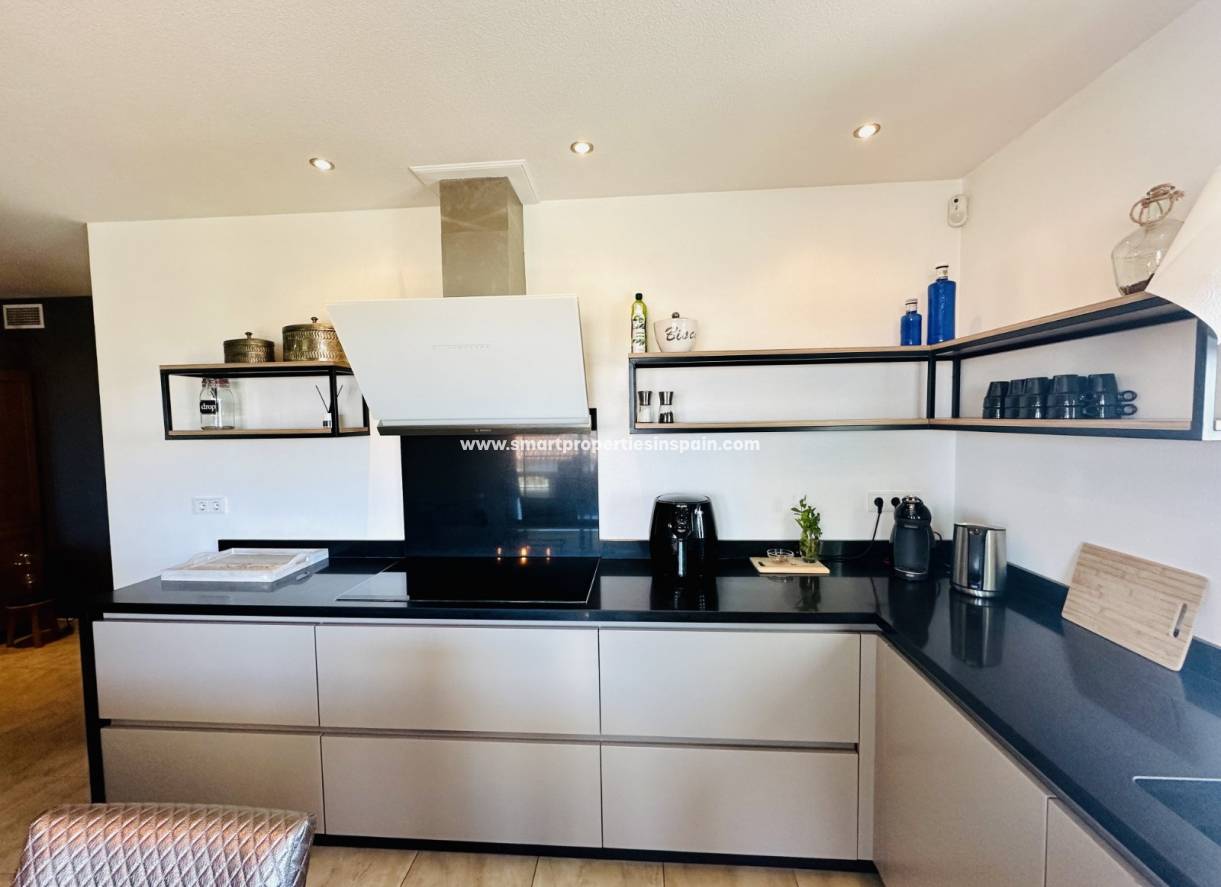 Wederverkoop - Detached Villa - La Marina - Urbanización La Marina