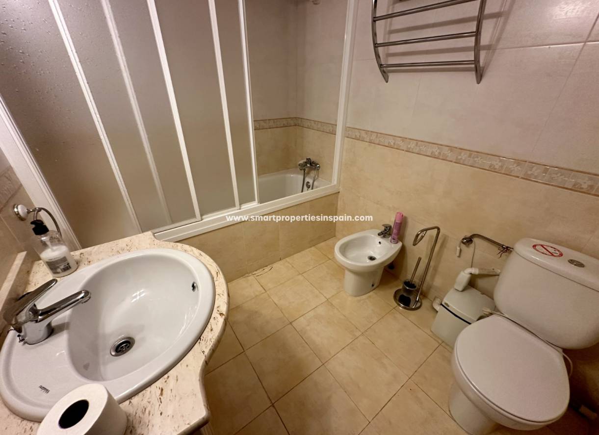 Wederverkoop - Detached Villa - La Marina - Urbanización La Marina