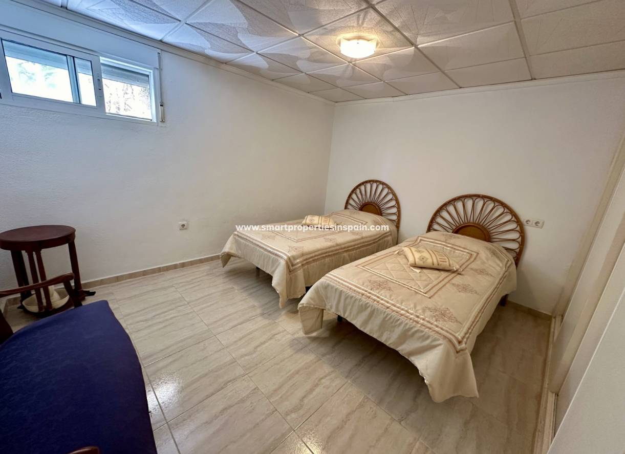 Wederverkoop - Detached Villa - La Marina - Urbanización La Marina