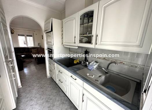 Wederverkoop - Detached Villa - La Marina - Urbanización La Marina