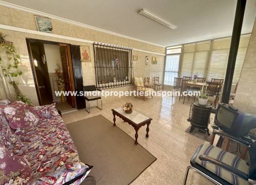 Wederverkoop - Detached Villa - La Marina - Urbanización La Marina
