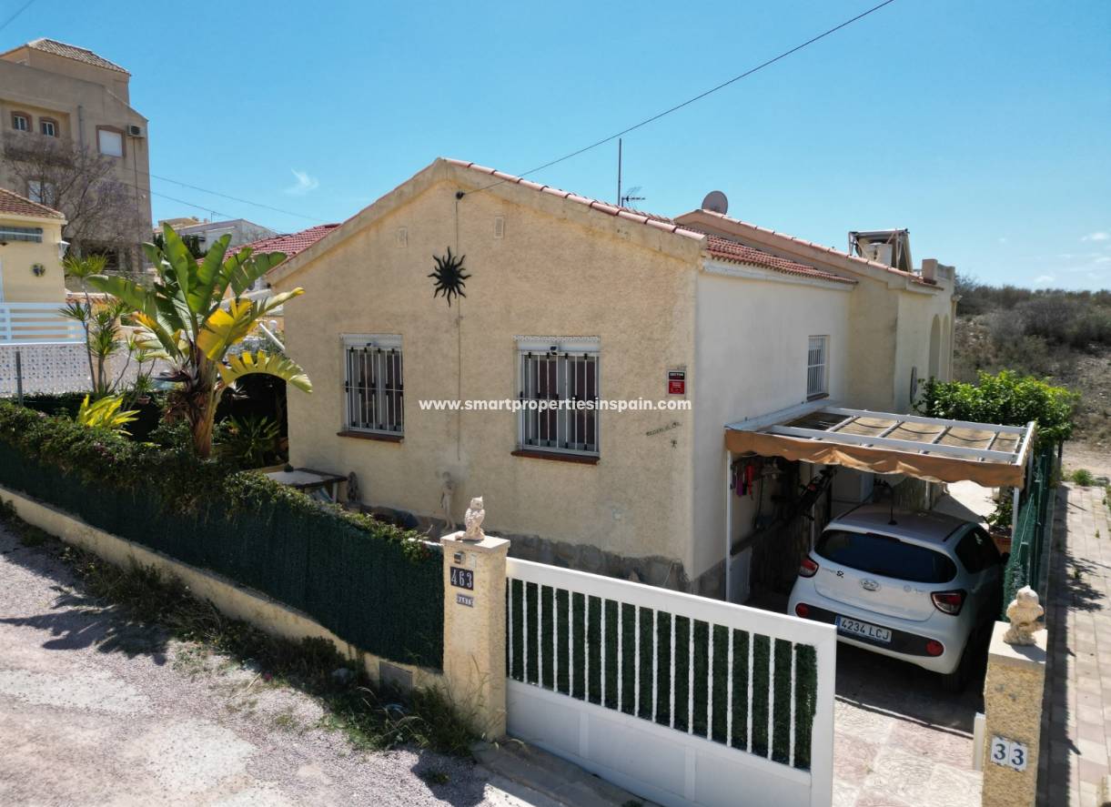 Wederverkoop - Detached Villa - La Marina - Urbanización La Marina