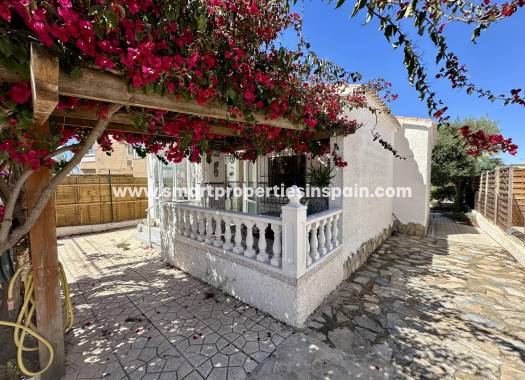 Wederverkoop - Detached Villa - La Marina - Urbanización La Marina