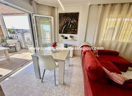 Wederverkoop - Detached Villa - La Marina - Urbanización La Marina