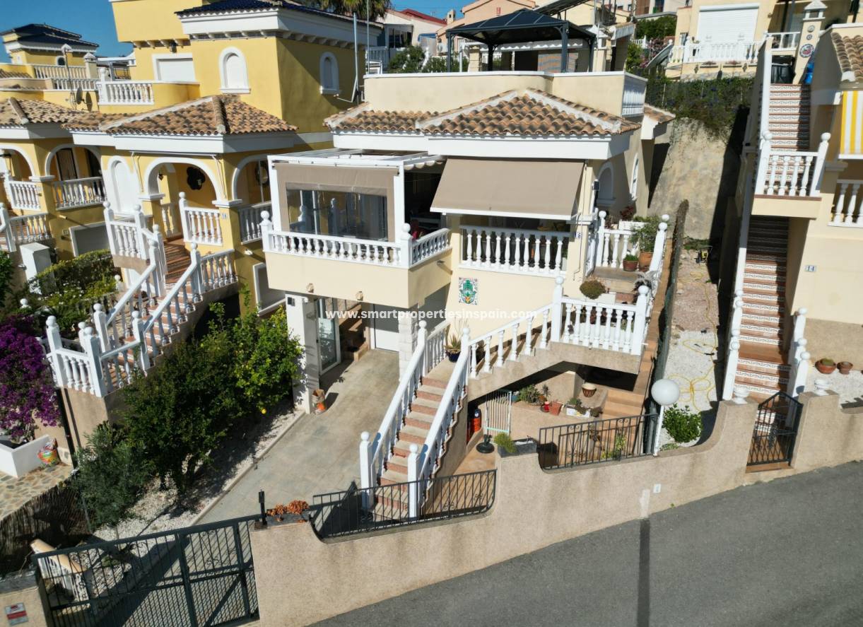 Wederverkoop - Detached Villa - La Marina - Urbanización La Marina