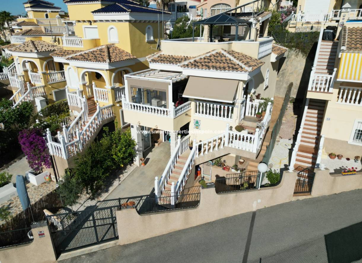 Wederverkoop - Detached Villa - La Marina - Urbanización La Marina