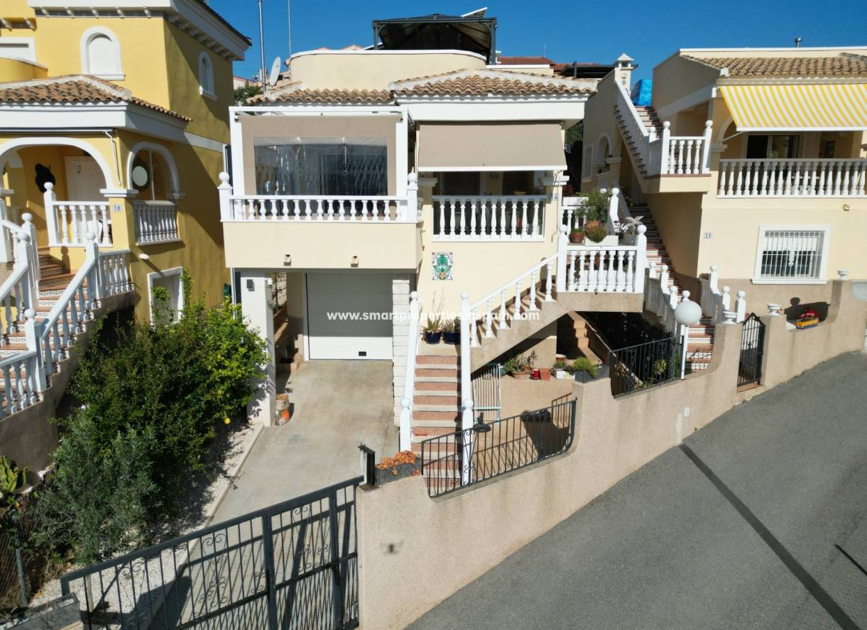 Wederverkoop - Detached Villa - La Marina - Urbanización La Marina