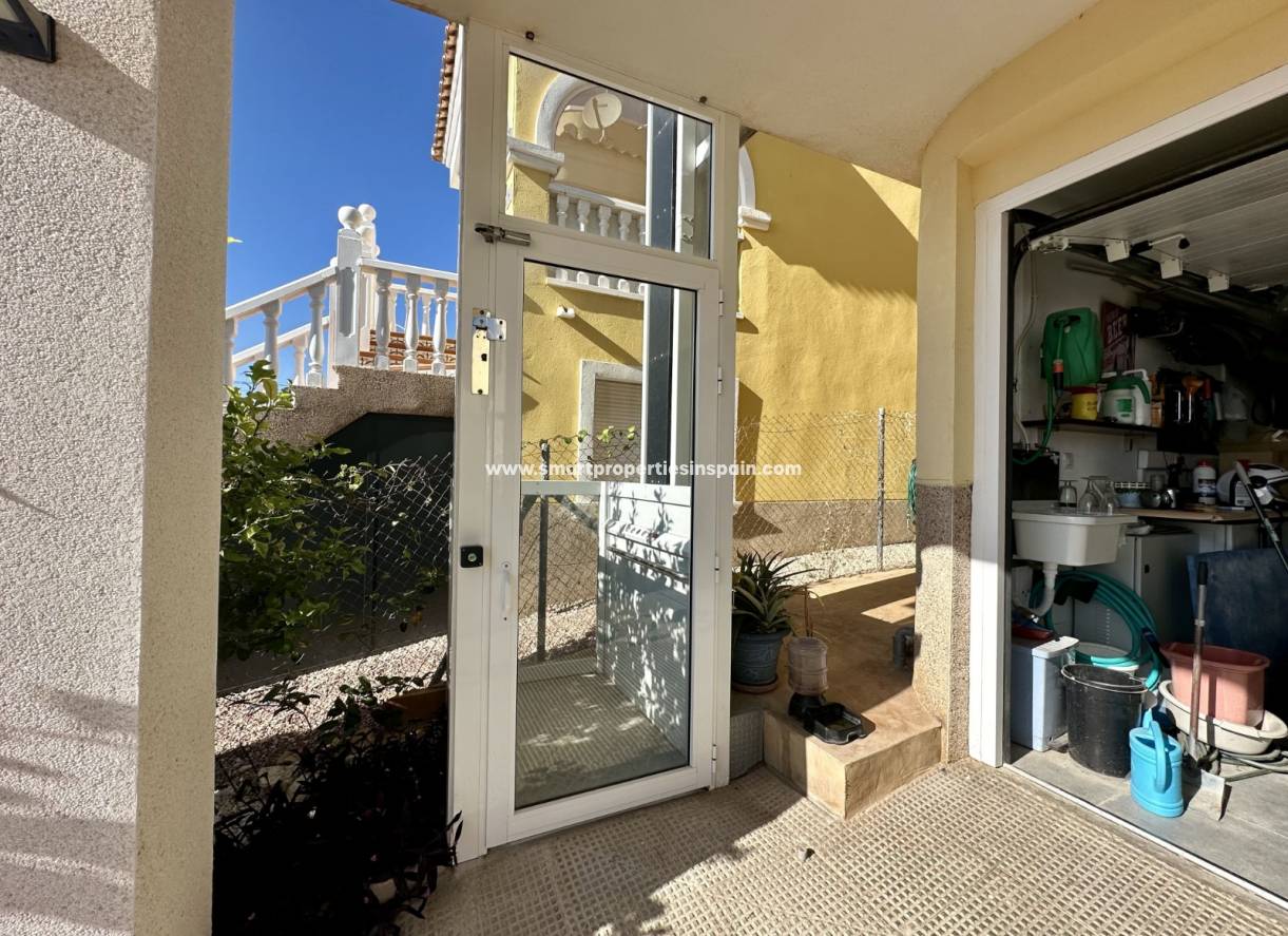Wederverkoop - Detached Villa - La Marina - Urbanización La Marina
